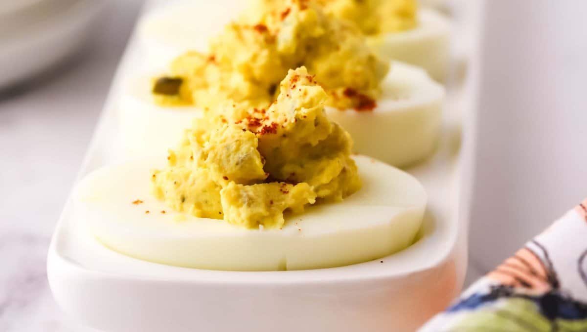 Easy Classic Southern Deviled Eggs Recipe (Delicious)