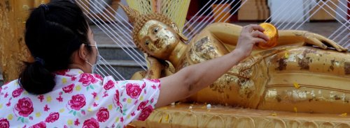 Songkran: Traditionelle Bräuche statt wilder Wasserschlachten