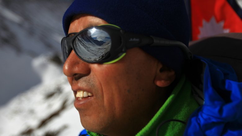 What It's Really Like To Be A Sherpa On Mt. Everest - Grunge