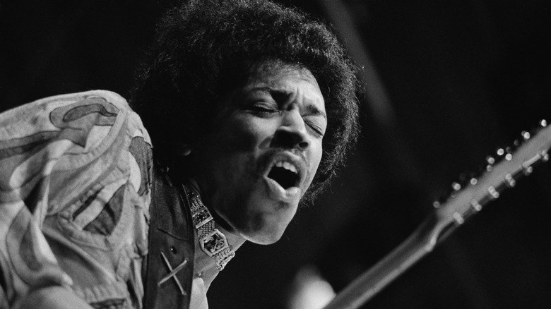 5 Jimi Hendrix Songs That Prove 1967 Was The Best Year Of His Career - cover