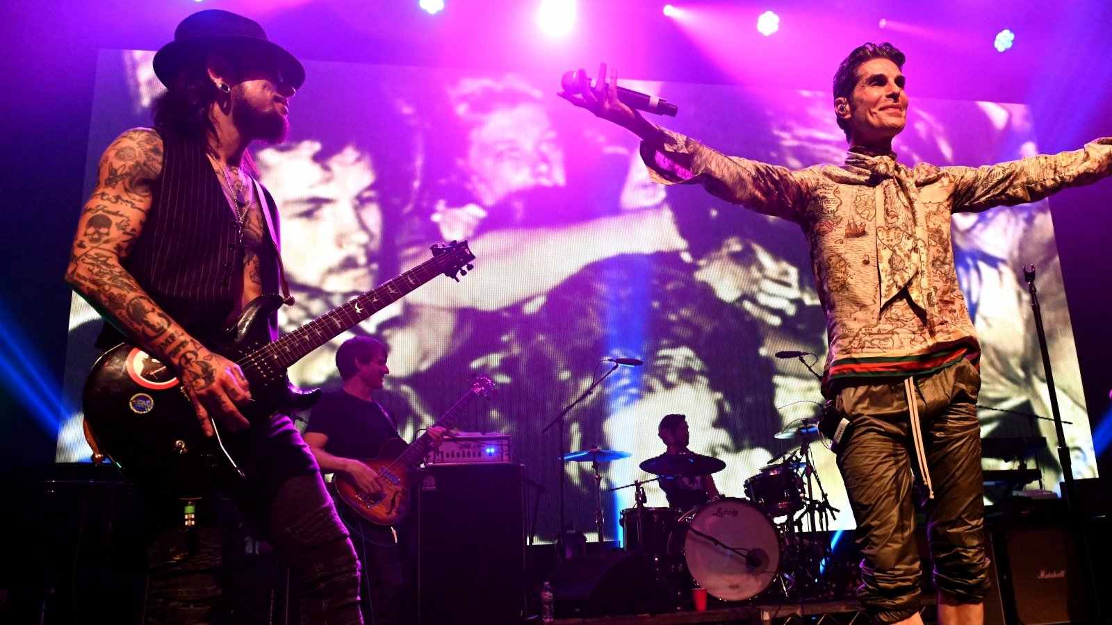 Here's Why Dave Navarro Was Almost Kicked Out Of Jane's Addiction