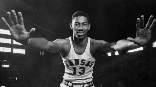 Magic Johnson Once Made The Mistake Of Angering An Older Wilt Chamberlain In A Pickup Game