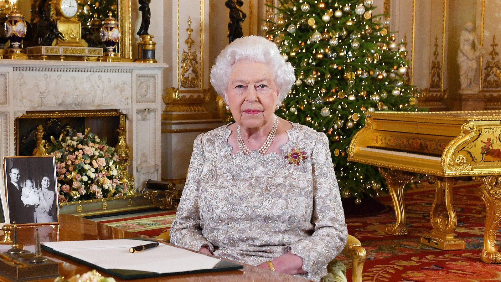 This Is What The Royal Family Eats For Christmas Dinner