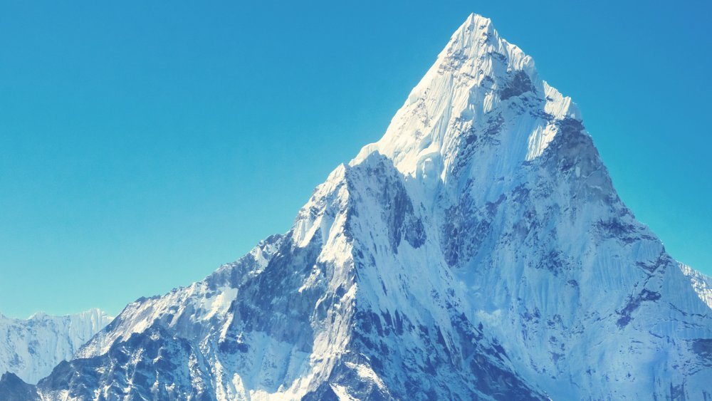 How Many People Have Died Climbing Mt. Everest? - Grunge