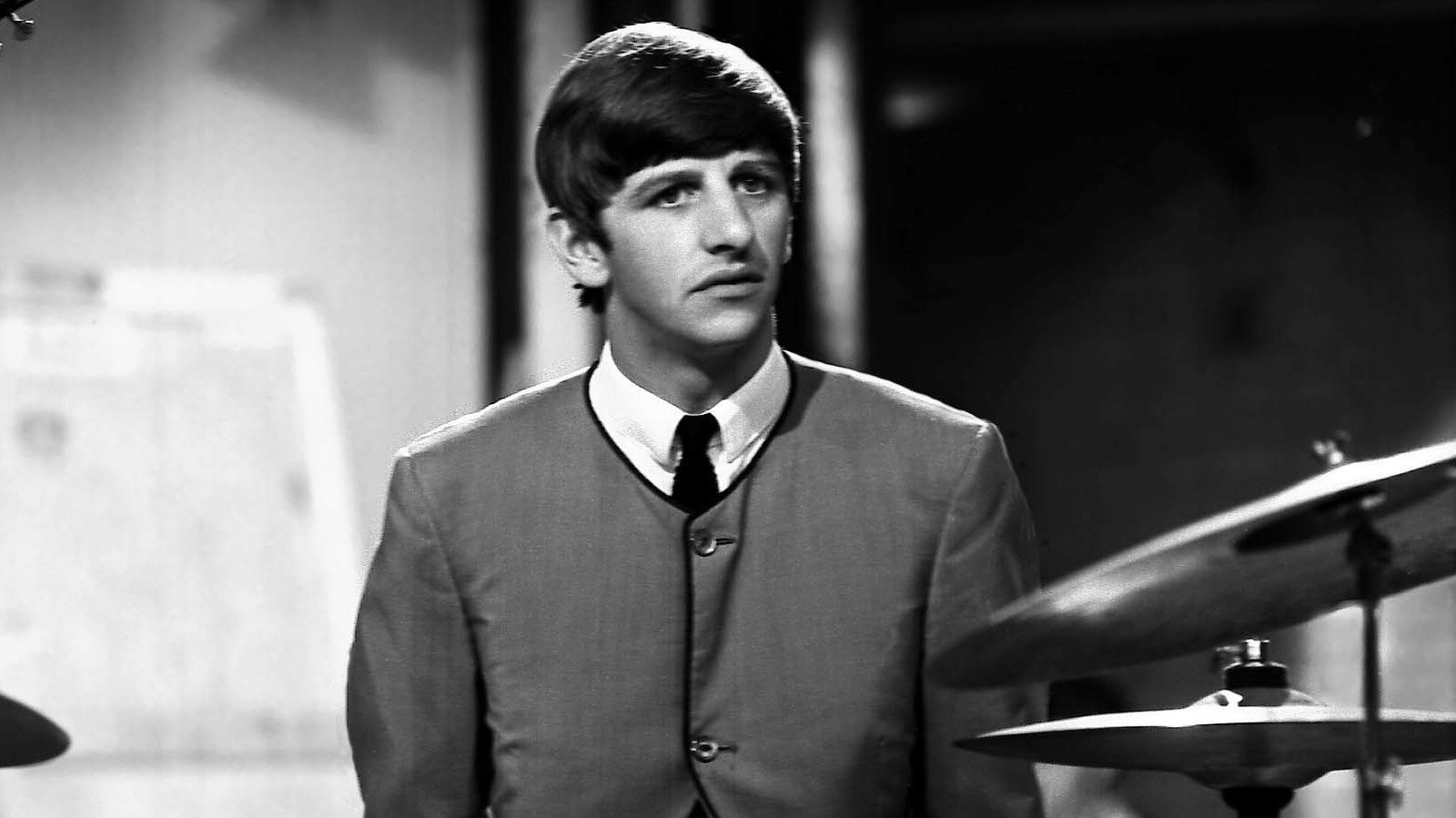 The Reason Ringo Starr Missed Out On A Part Of Beatlemania - Grunge