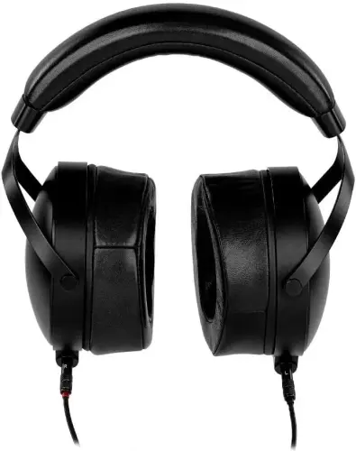 Immersive Audio Excellence: A Review of the Monolith M1070C Headphones