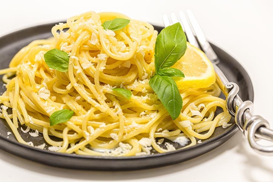 Zitronenspaghetti machen auch als Hauptgericht eine gute Figur