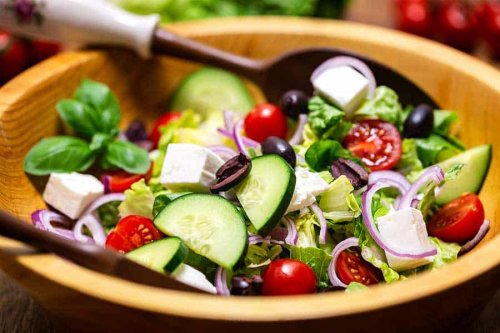 Ein Salatrezept ist ein wichtiger Bestandteil eines Essen
