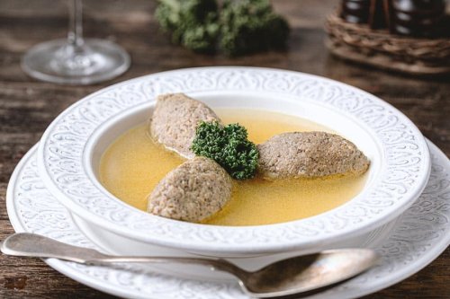 Nockerl von der Hühnerleber sind saugünstig und dekadent lecker