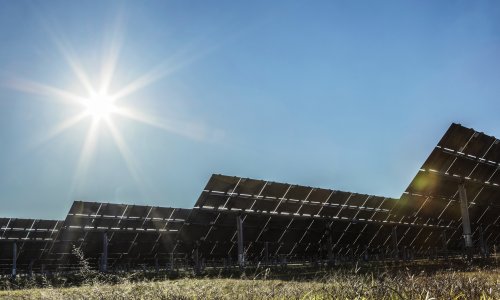 queensland-commits-2bn-to-boost-local-renewable-energy-jobs-flipboard