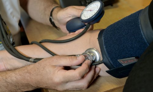 Men in England to be offered blood pressure checks in barbershops