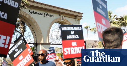 ‘Pens down!’: Hollywood writers strike as late-night comedy shows go dark