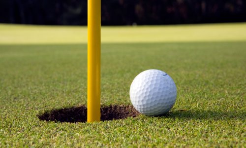 Golfer hits first-ever hole-in-one at age of 93 then retires from game