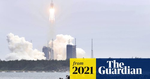 Debris from Chinese rocket could hit Earth at weekend, says expert