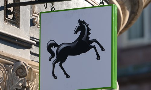 Lloyds profits jump by 46% amid higher interest rate charges