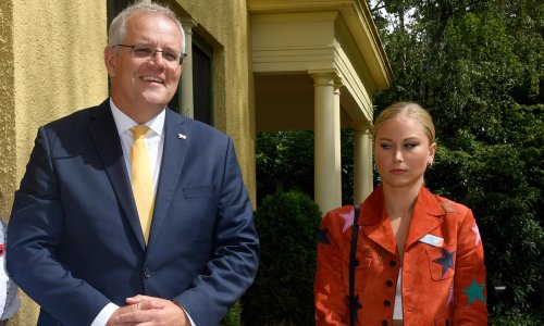 A prime minister who lives by the photo op dies by the photo op – and Grace Tame owes Scott Morrison nothing