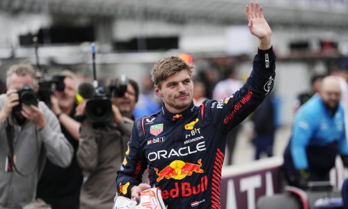 Max Verstappen claims pole for Australian GP but Mercedes roar again