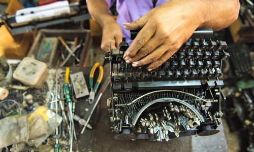 revert-to-type-how-goa-s-last-typewriter-repair-shop-defied-the