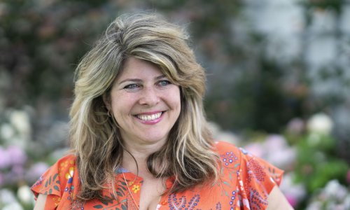 Naomi Wolf banned from Twitter for spreading vaccine myths