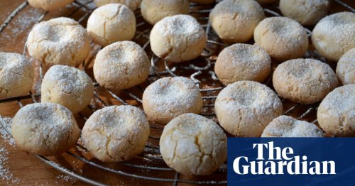 A quick recipe for Italian soft almond biscuits from Rachel Roddy