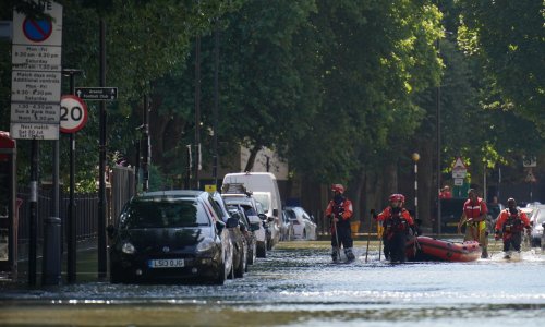 Burst water main in north London causes anger amid drought crisis