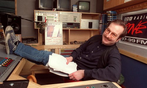 Steve Wright, BBC Radio presenter, dies aged 69