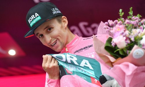 Jai Hindley poised for Giro d’Italia glory after overtaking Carapaz on stage 20