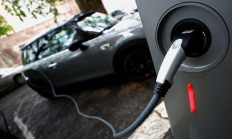 Electric cars ‘will be cheaper to produce than fossil fuel vehicles by 2027’