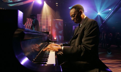 Renowned jazz pianist Ramsey Lewis dies aged 87