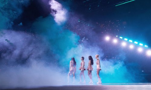 Blackpink review – world-conquering K-pop girl band prove worthy of the worship