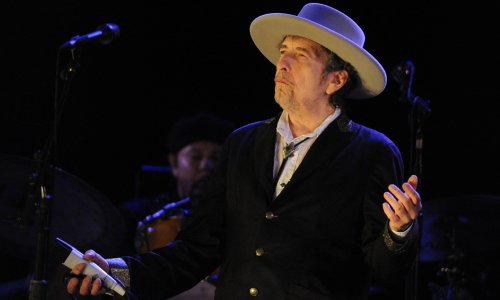 Bob Dylan’s lawyers seeking ‘monetary sanctions’ over sexual abuse case