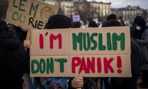 Switzerland to ban wearing of burqa and niqab in public places