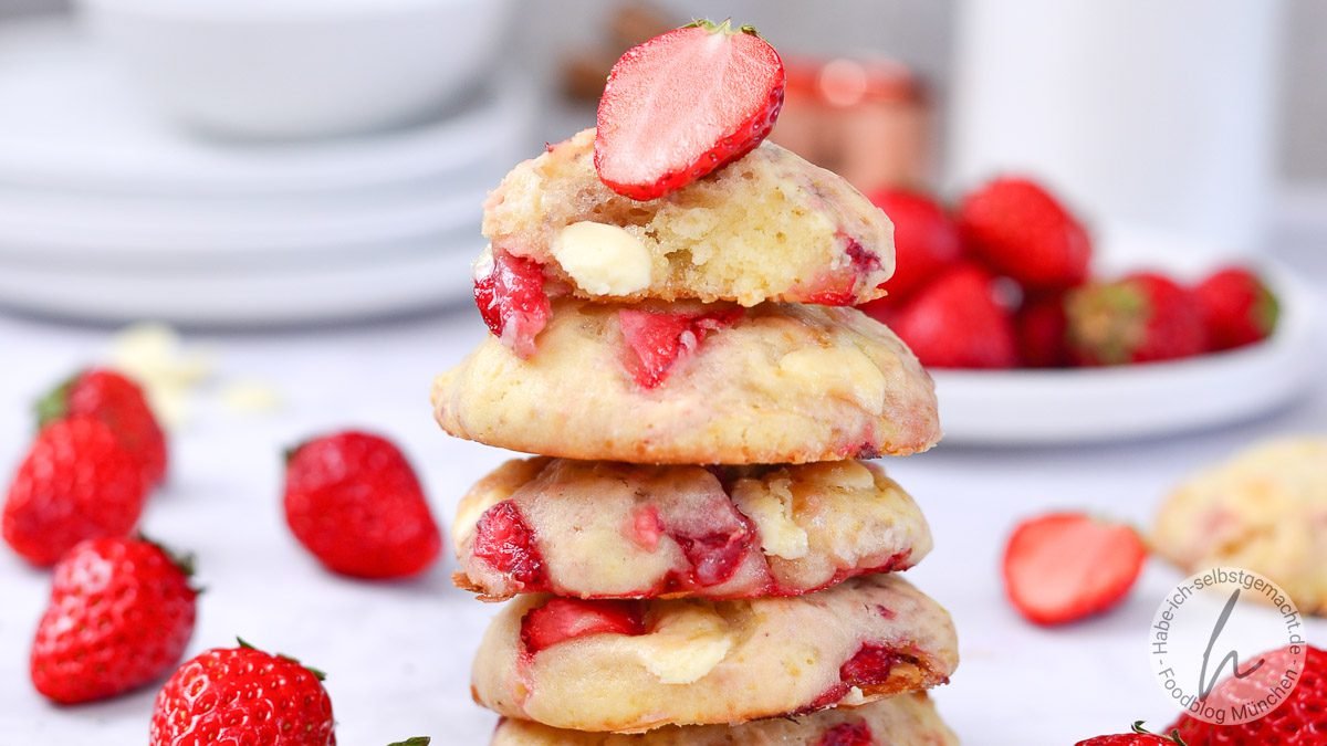 Soft Cookies mit Erdbeeren und Frischkäse