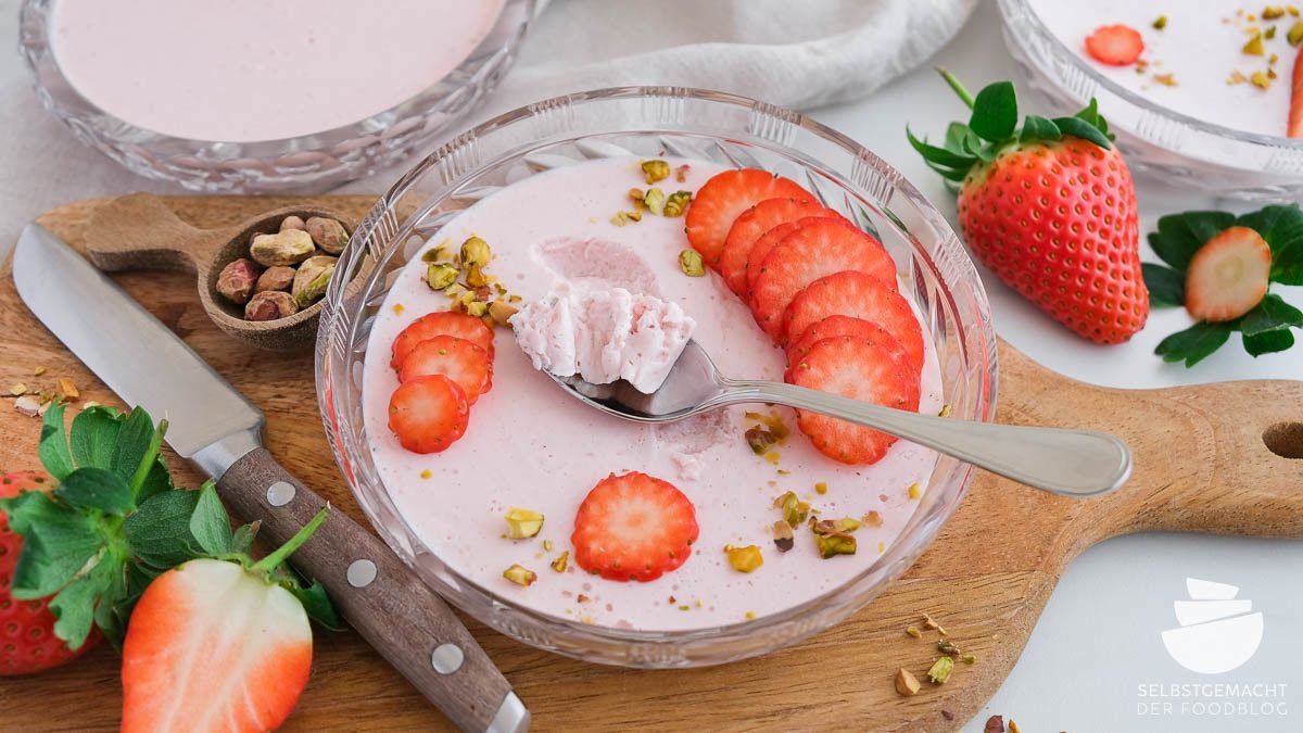 Erdbeermousse mit Quark (mit oder ohne Gelatine)