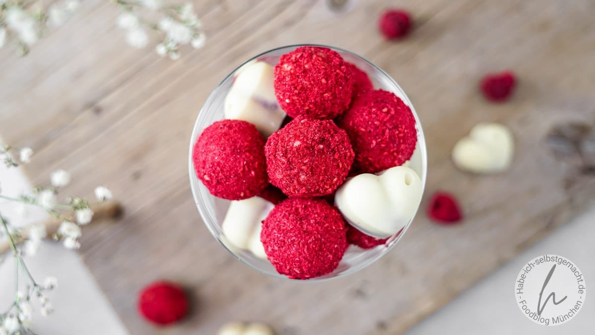 Himbeerpralinen mit weißer Schokolade