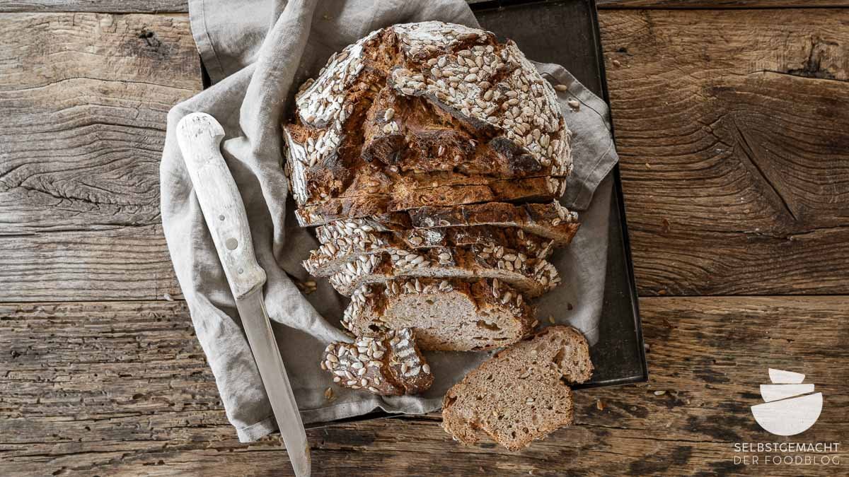 Brot #133 – Vollkorn Sauerteigbrot mit Sonnenblumen­­kernen