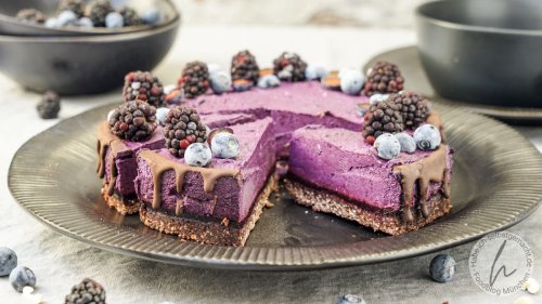 Gesunder Blaubeerkuchen ohne Backen (vegan)