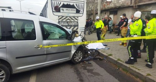 Manisa'da iki araç arasında sıkışan motosikletli öldü | Son dakika haberleri