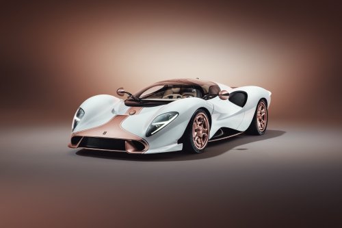 De Tomaso Unveils Production-Spec P72