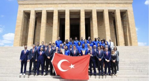 Euroleague şampiyonu Anadolu Efes, Anıtkabir'de