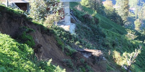Rize'de yağışın ardından heyelan meydana geldi