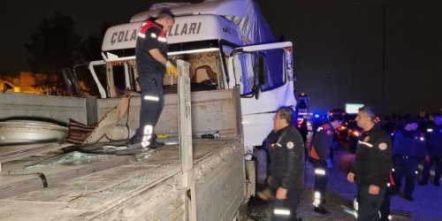 2 TIR, 1 çöp kamyonu, 1 otomobil: Adana'da zincirleme kaza