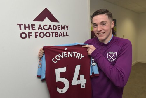 21-y/o intends to play for West Ham again after Noble made it clear he wanted him to stay