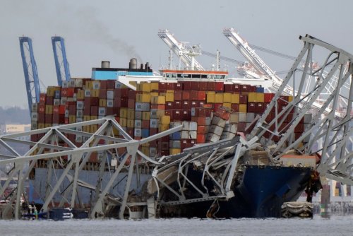 Brückeneinsturz: 764 Tonnen Gefahrgut an Bord der „Dali“ halten Baltimore-Retter auf Abstand