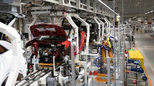 Chemiekonzern Hightech-Kunststoffe für Elektromobilität: Lanxess nimmt mit Milliardenzukauf Autoindustrie als Kunden ins Visier