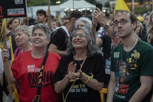 Hamas lässt israelisch-amerikanische Geisel frei