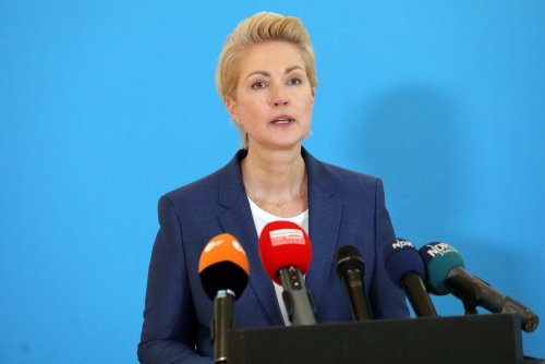 Schwesig fordert auf Ostdeutschem Wirtschaftsforum von neuer Bundesregierung Schwung für Wirtschaft