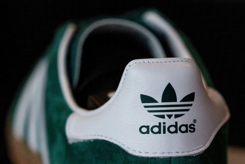 Adidas droht Ärger wegen Werbeaktion nahe der Akropolis