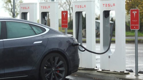 Gericht weist einstweilige Verfügung gegen Tesla-Ladestationen ab