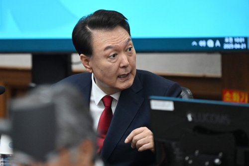 Südkoreas Ex-Präsident verlässt Partei und ruft zur Unterstützung von Kim auf